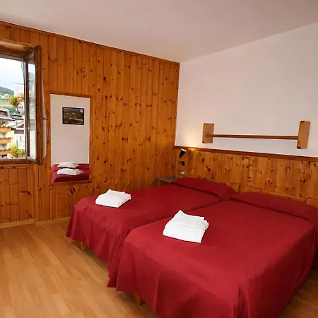 Meuble Dante Hotel 2*